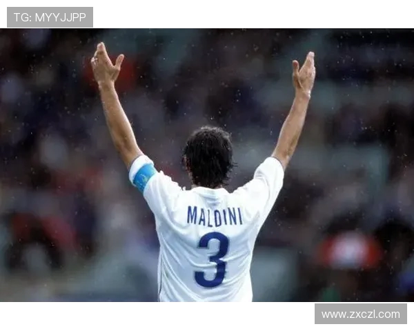 保罗·马尔蒂尼:传奇后卫的巅峰岁月与足球智慧解读 保罗·马尔蒂尼:传奇后卫的巅峰岁月与足球智慧解读