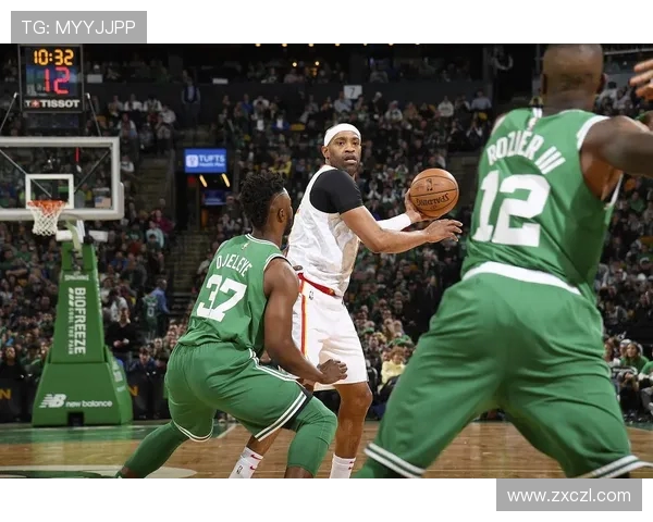 老鹰主场鏖战凯尔特人两队激烈对攻上演精彩篮球盛宴