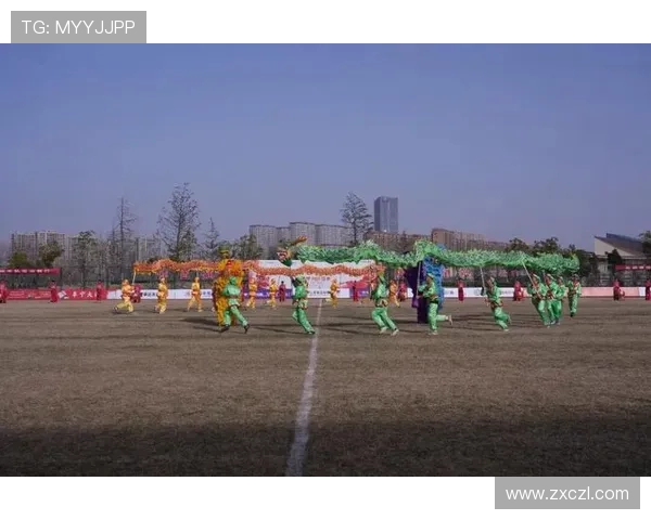 成都蓉城强强对决鏖战绿茵赛场激情燃动全城足球盛宴