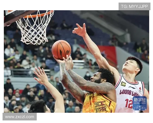 江苏肯帝亚迎战浙江稠州 两强对决引发激烈较量 展现篮球魅力与竞技精神